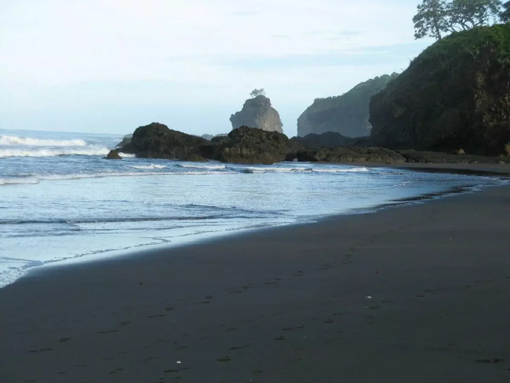 Ostional Beach 4 playa ostional costa rica 7 - magicalsunsetcostarica.com